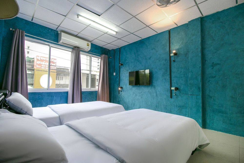 OYO 1158 Thestaycafe Hostel Deluxe Twin Room 4