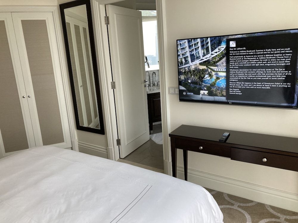 Ultimate Luxury Address Boulevard Dubai - 3 Bedrooms Apartment (3 Bedrooms) 24