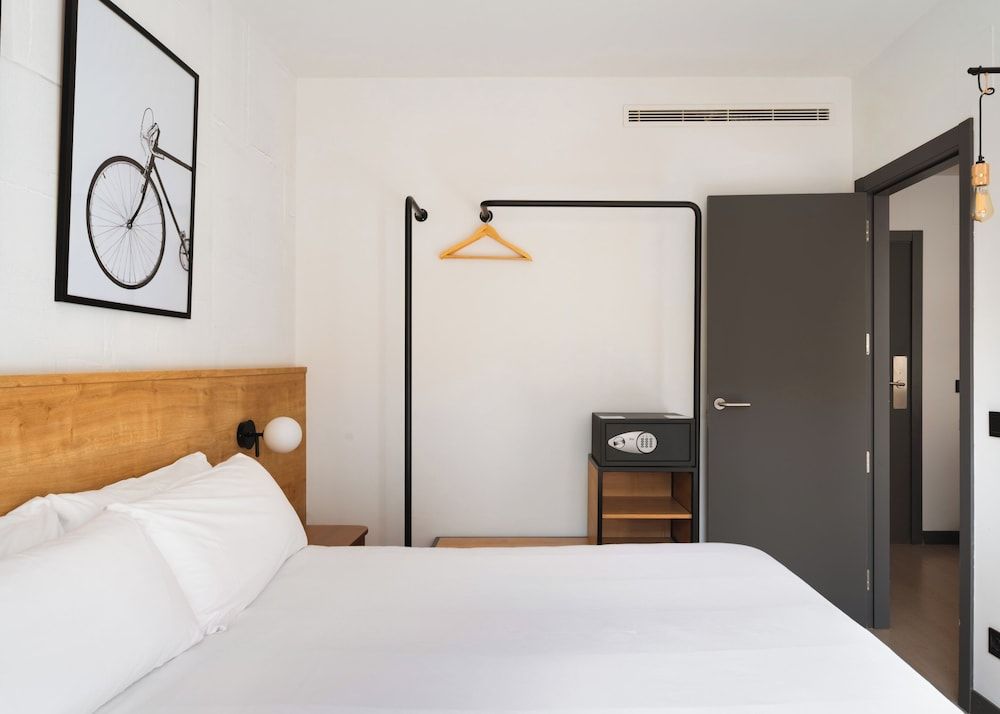 One-Bedroom Apartment with Balcony