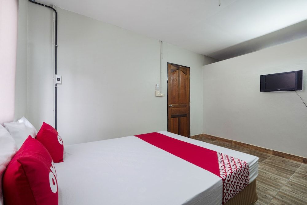 OYO 1066 Encore Sea Side Basic Double Room 3