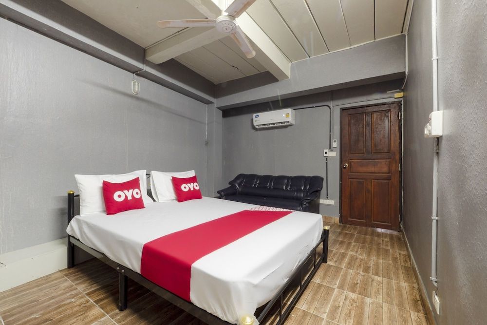 OYO 1066 Encore Sea Side Deluxe Double Room 7