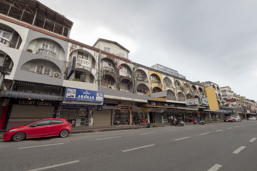 undefined OYO 1066 Encore Sea Side 2