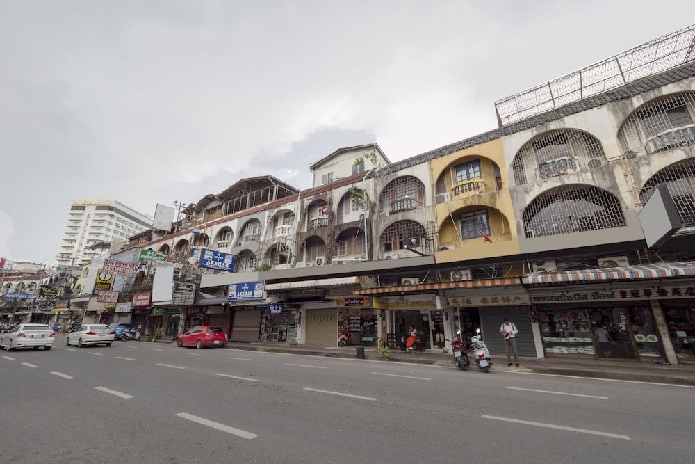 undefined OYO 1066 Encore Sea Side 3