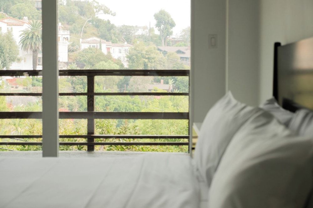 undefined Hollywood Hills Hotel 9