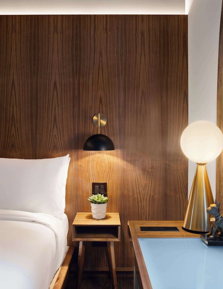 Grayson Hotel in the Unbound Collection by Hyatt Room, 1 King Bed 4