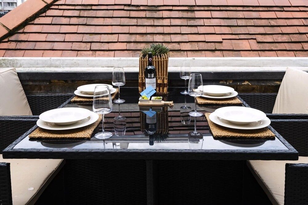 undefined ICS - Stylish Hyde Park Gem 3