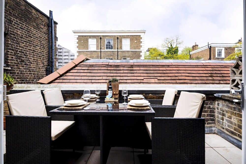 undefined ICS - Stylish Hyde Park Gem 2