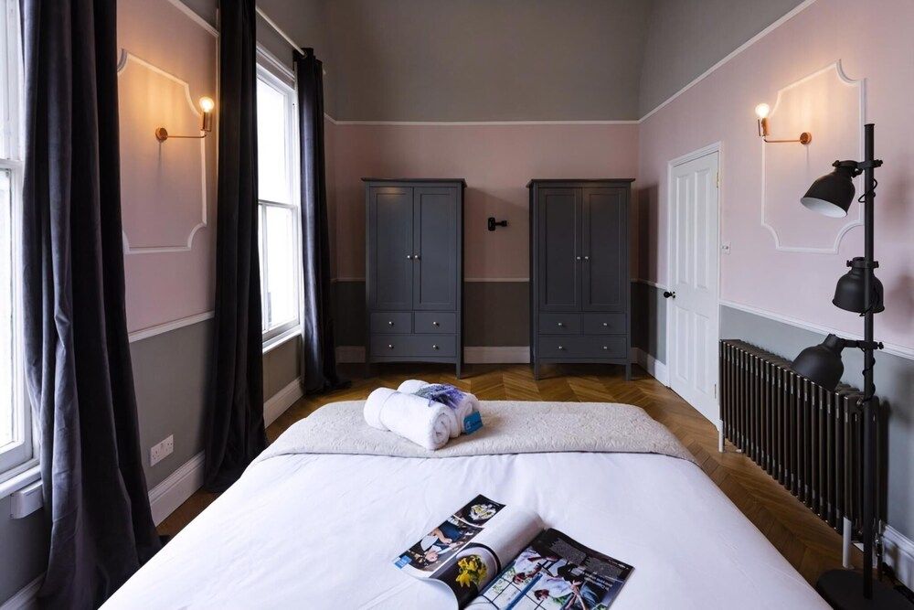 undefined ICS - Stylish Hyde Park Gem 7