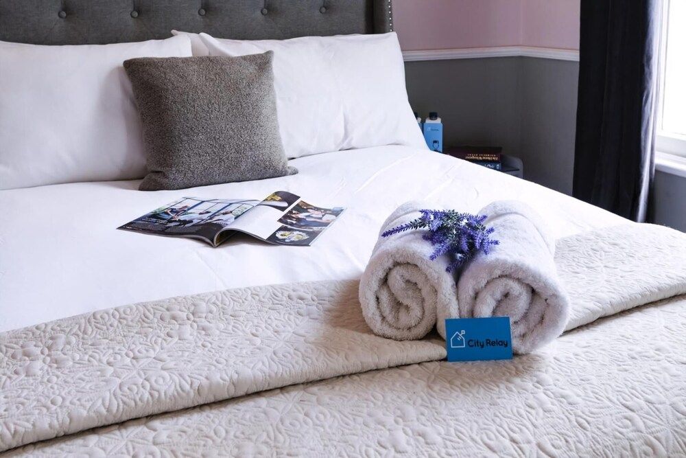 undefined ICS - Stylish Hyde Park Gem 6