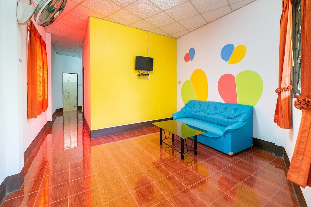 undefined OYO 608 Maleena Home 8