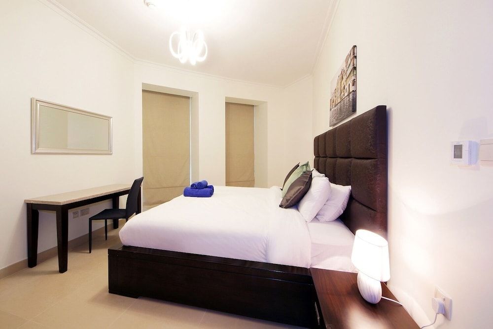 New Arabian Holiday Homes - Burj Vista Apartment, 3 Bedrooms (For 8 Pax) 16