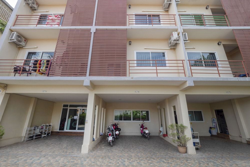 undefined OYO 698 Pattaya City 4