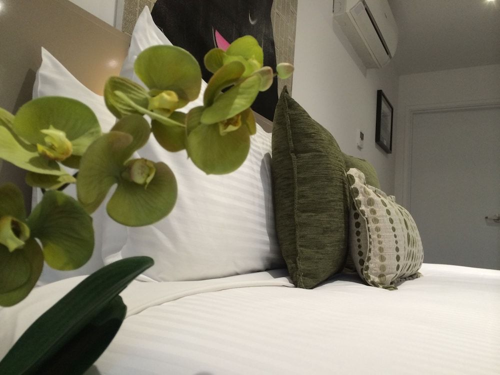 North Adelaide Boutique Stays Accommodation Queen Studio - Accessible Room
