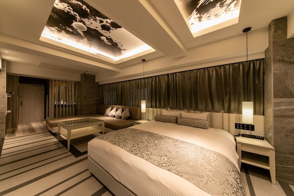 HOTEL KARUTA - Adults Only Luxury Double Room, 1 King Bed, Refrigerator & Microwave