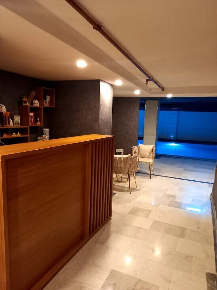 undefined Golden Hill Hotel Downtown 6