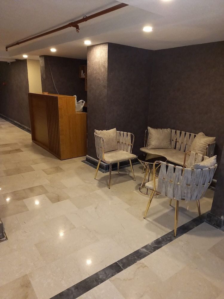 undefined Golden Hill Hotel Downtown 8