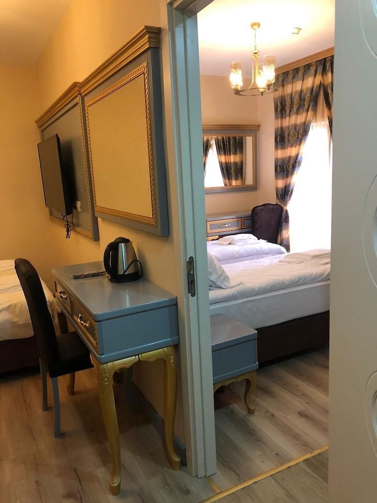 undefined Golden Hill Hotel Downtown 3