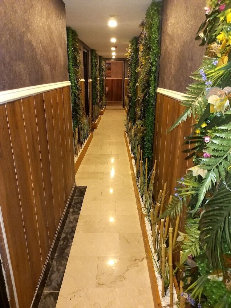 undefined Golden Hill Hotel Downtown 5