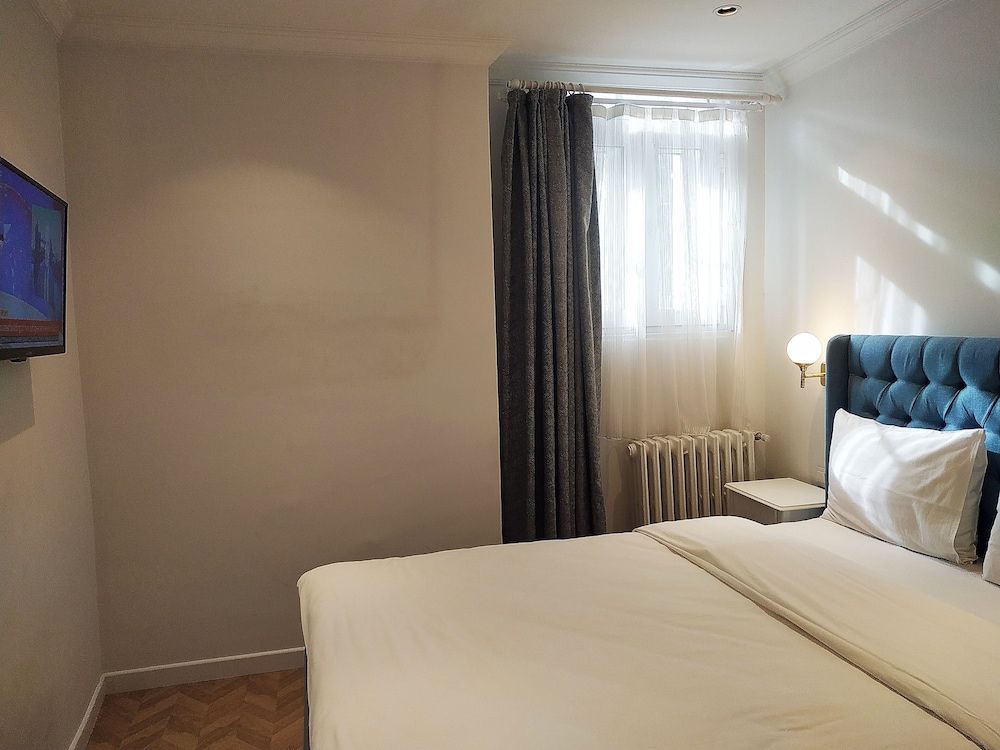 undefined Verna Hotel 10