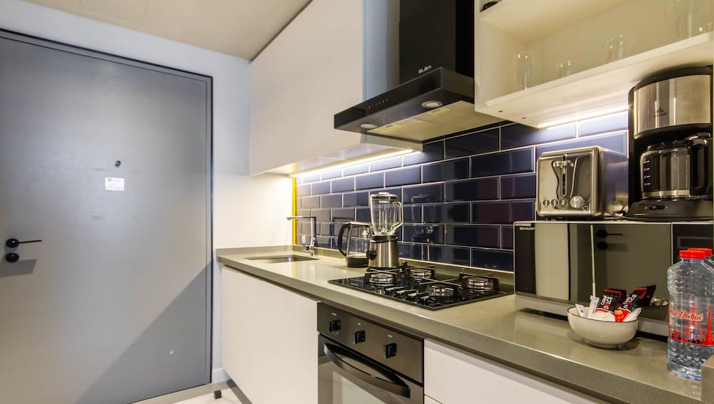 Mag318 by Bespoke Holiday Homes - Luxurious Studio Apartments City Studio, 1 Queen Bed 5