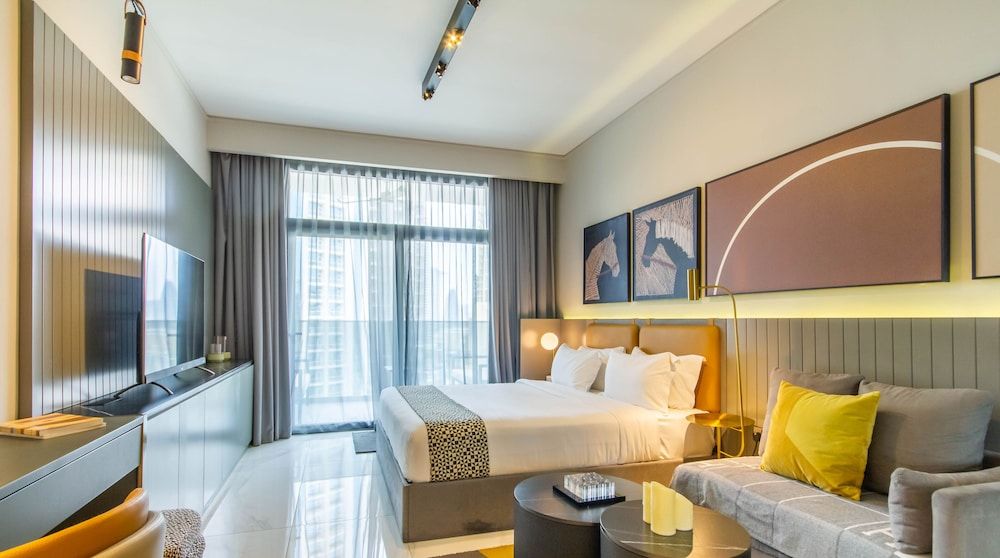 Mag318 by Bespoke Holiday Homes - Luxurious Studio Apartments City Studio, 1 Queen Bed 3