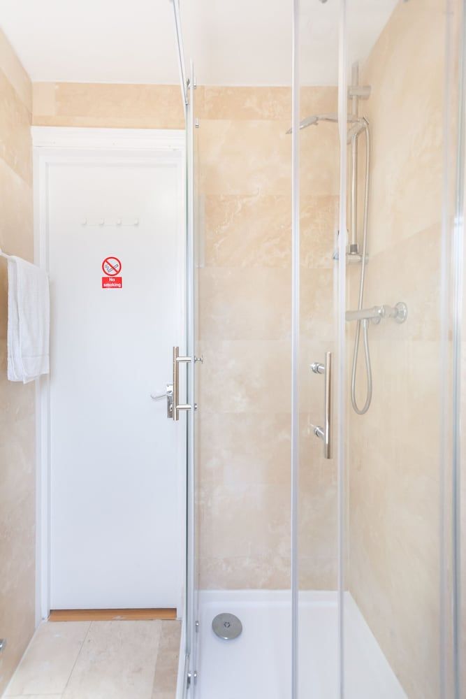 Euston Modern Apartments Apartment, Private Bathroom 19