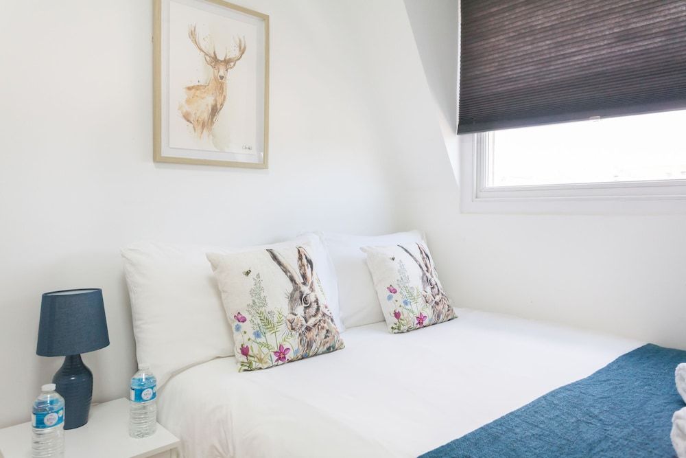 Euston Modern Apartments Apartment, Private Bathroom 5