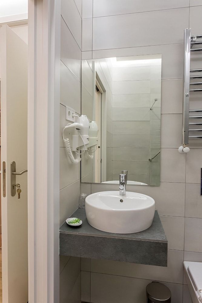 Hostal Manuela by gaiarooms Standard Room 8