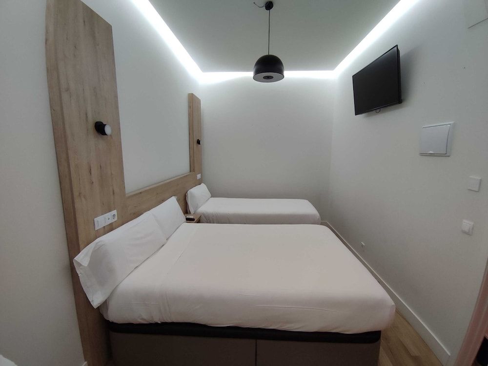 Hostal Manuela by gaiarooms City Triple Room 6
