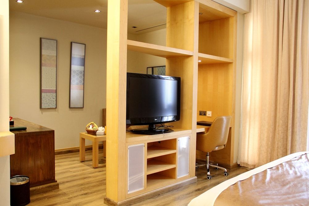 undefined The Leela Hotel Deira 4