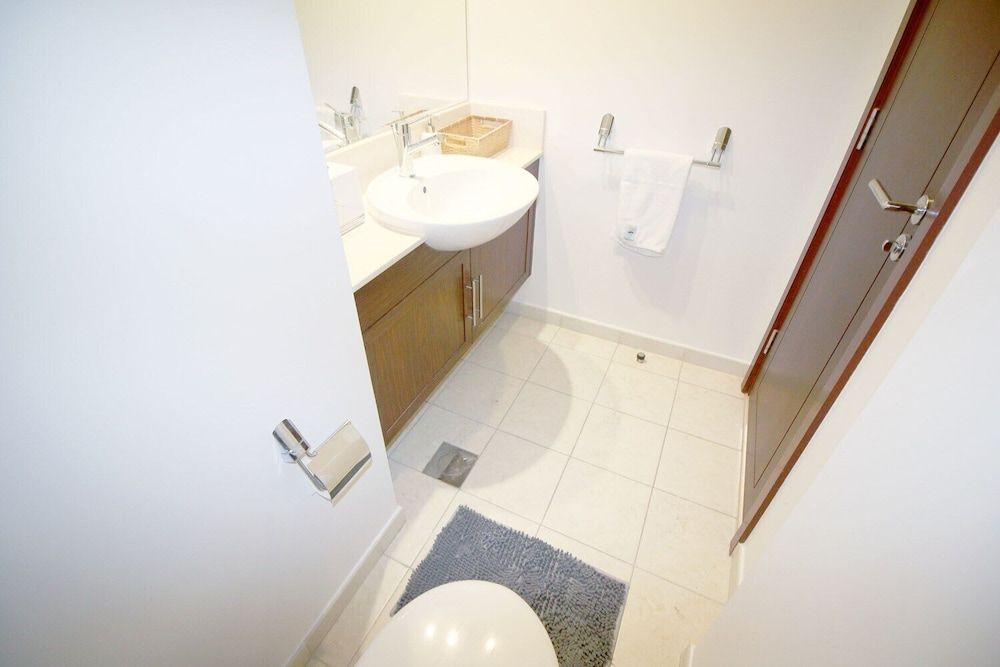 R&H Burj Residences Apartment, 1 Bedroom 9