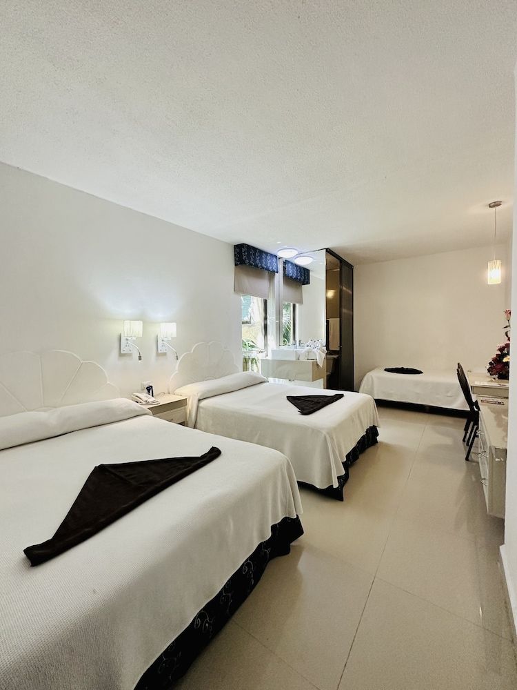 undefined Hotel Plaza Caribe 4