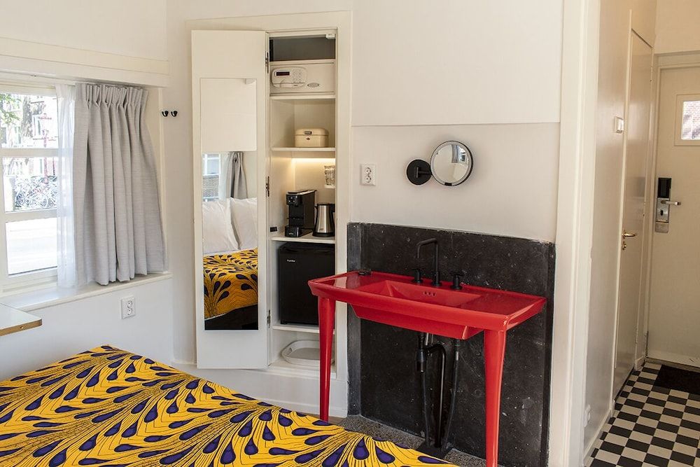 undefined SWEETS - Van Hallbrug 10