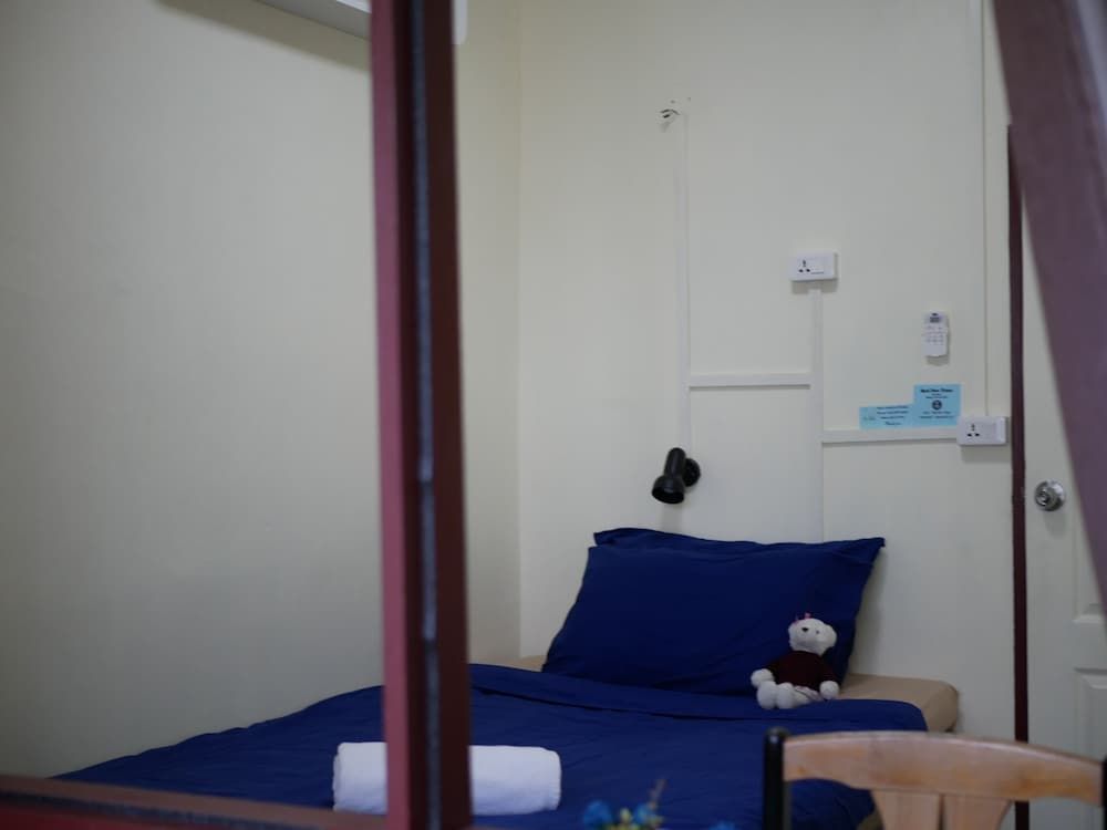 Bed Dee Time Hostel Economy Single Room 4