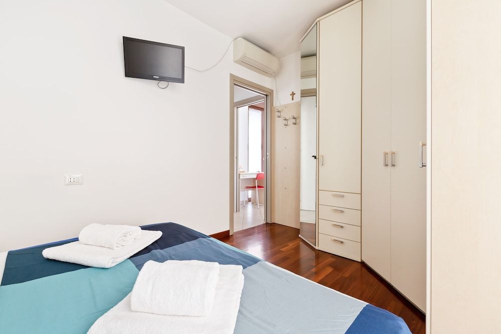 undefined Corsica Huge Terrace Flat 5