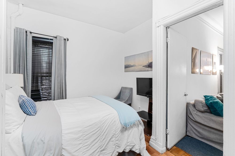 undefined Perfectly Located near Restaurants, Shops, & Sites 8