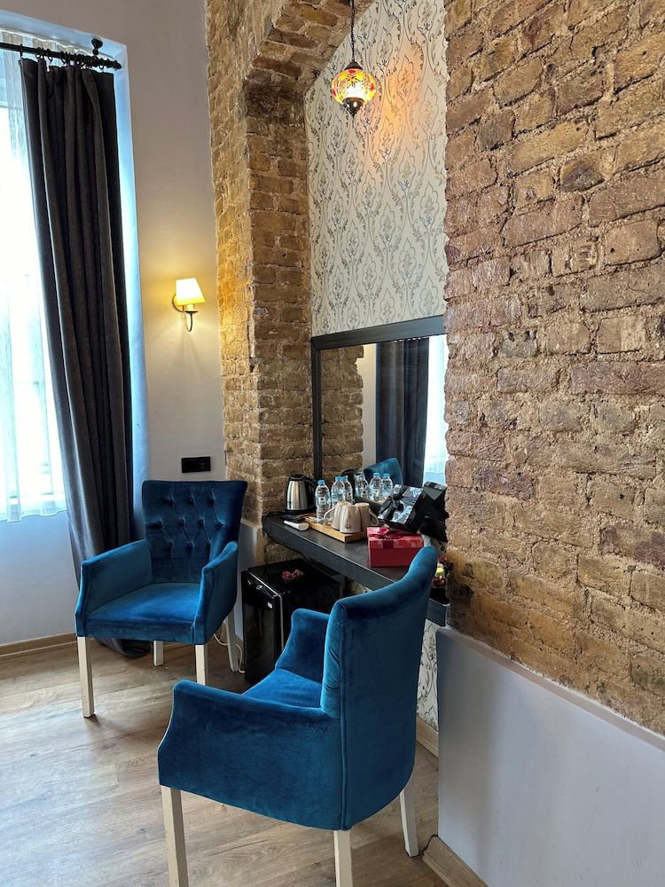 The Independent Hotel Taksim Deluxe Twin Room 6