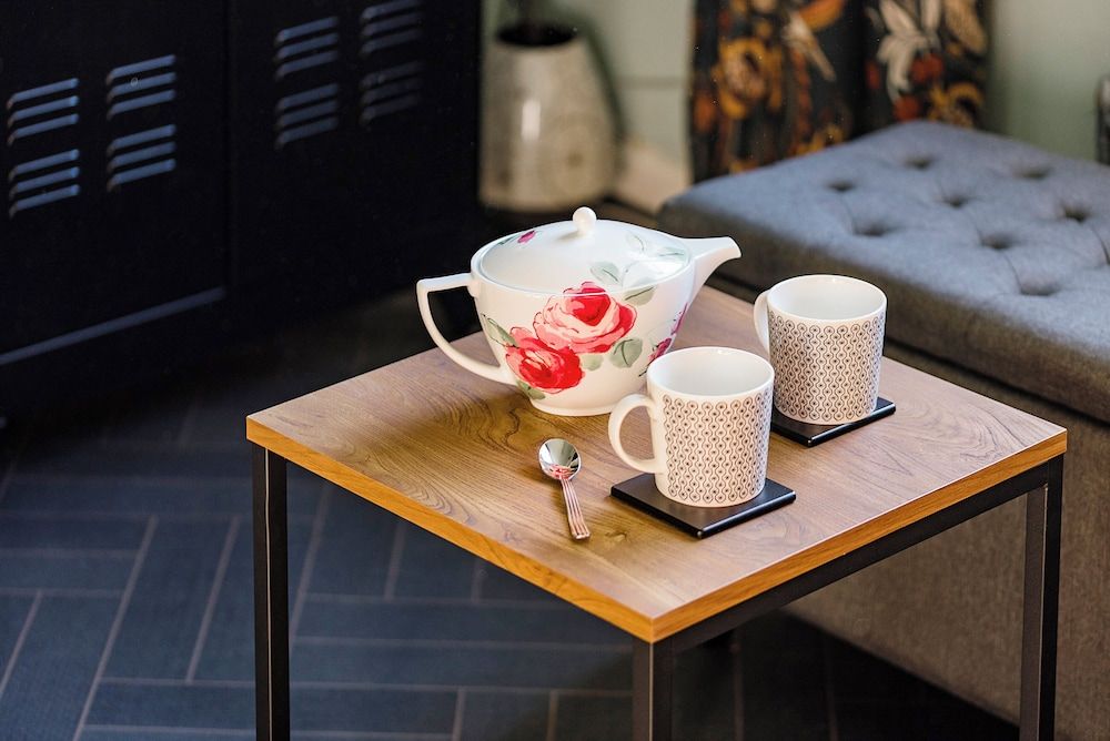 Warm and Welcoming Home in Putney by Underthedoormat Apartment (1 Bedroom) 18