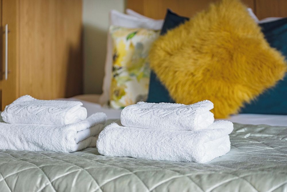 Warm and Welcoming Home in Putney by Underthedoormat Apartment (1 Bedroom) 7