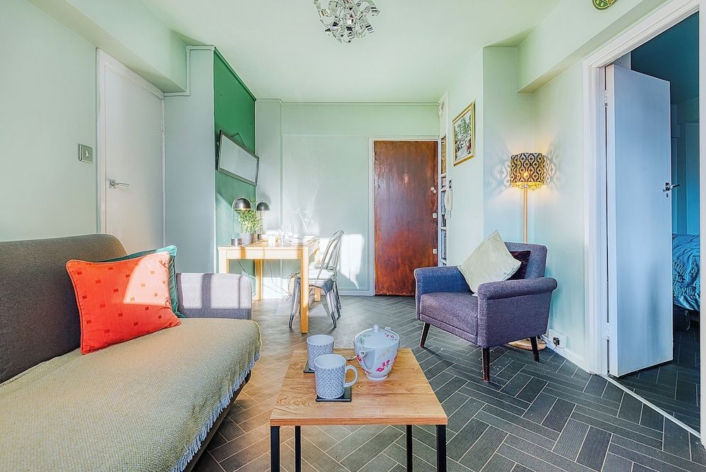 Warm and Welcoming Home in Putney by Underthedoormat Apartment (1 Bedroom) 16