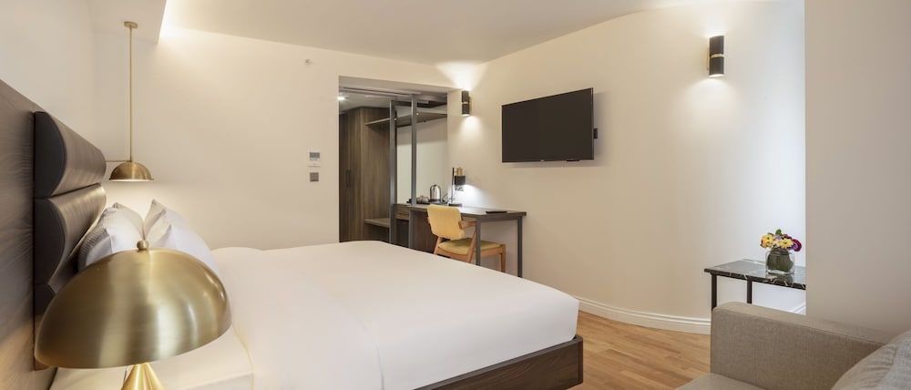 Deluxe Room, Balcony