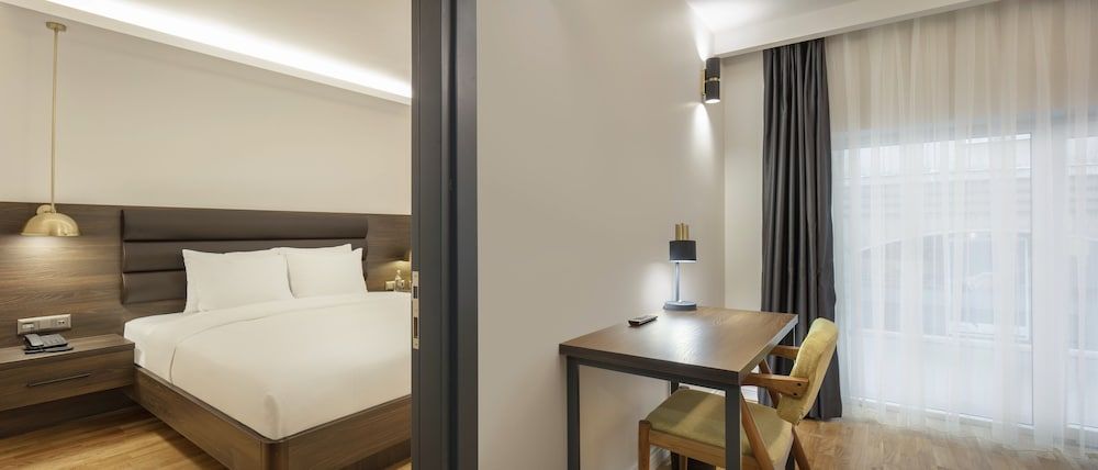 Junior Studio Suite