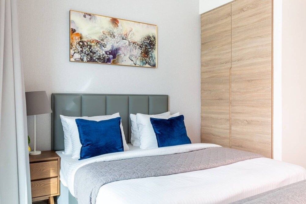 undefined Refined Studio Apartment in Dubai Marina 4