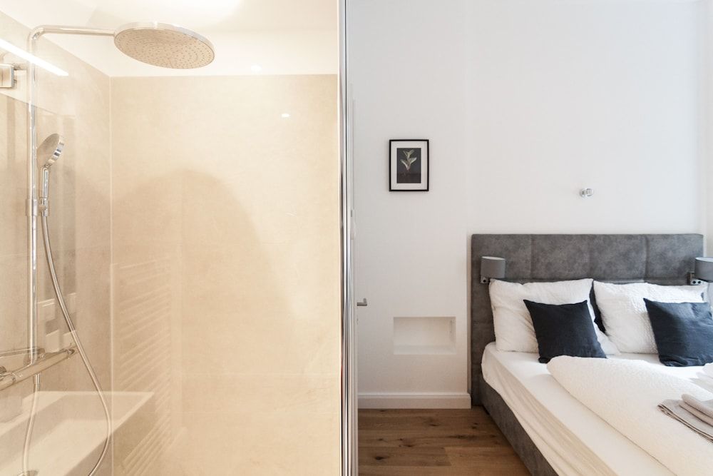 Designer Apartment near Belvedere and City Centre