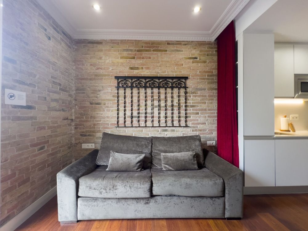 Enjoybcn Gaudi Apartments Superior Apartment, 2 Bedrooms, Pool Access, City View 14