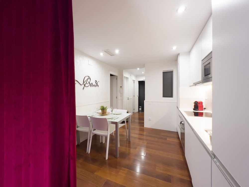 Enjoybcn Gaudi Apartments Superior Apartment, 2 Bedrooms, Pool Access 17