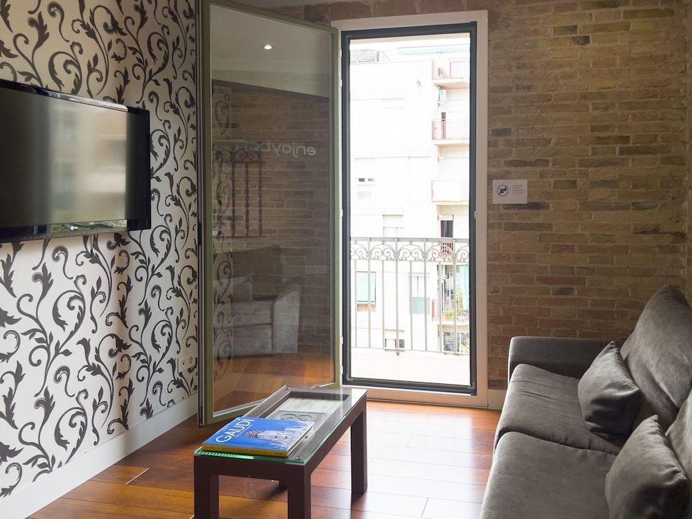 Enjoybcn Gaudi Apartments Superior Apartment, 2 Bedrooms, Pool Access, City View 15