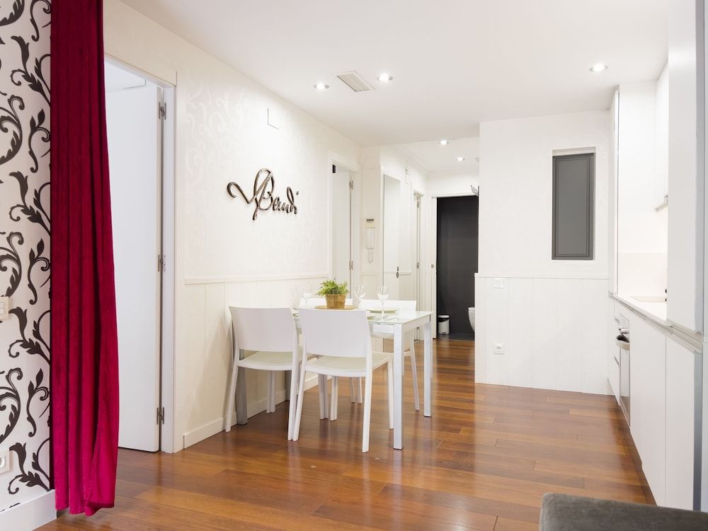 Enjoybcn Gaudi Apartments Superior Apartment, 2 Bedrooms, Pool Access 16