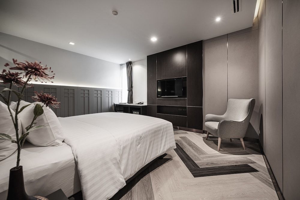 undefined VIX Bangkok at Victory Monument 4