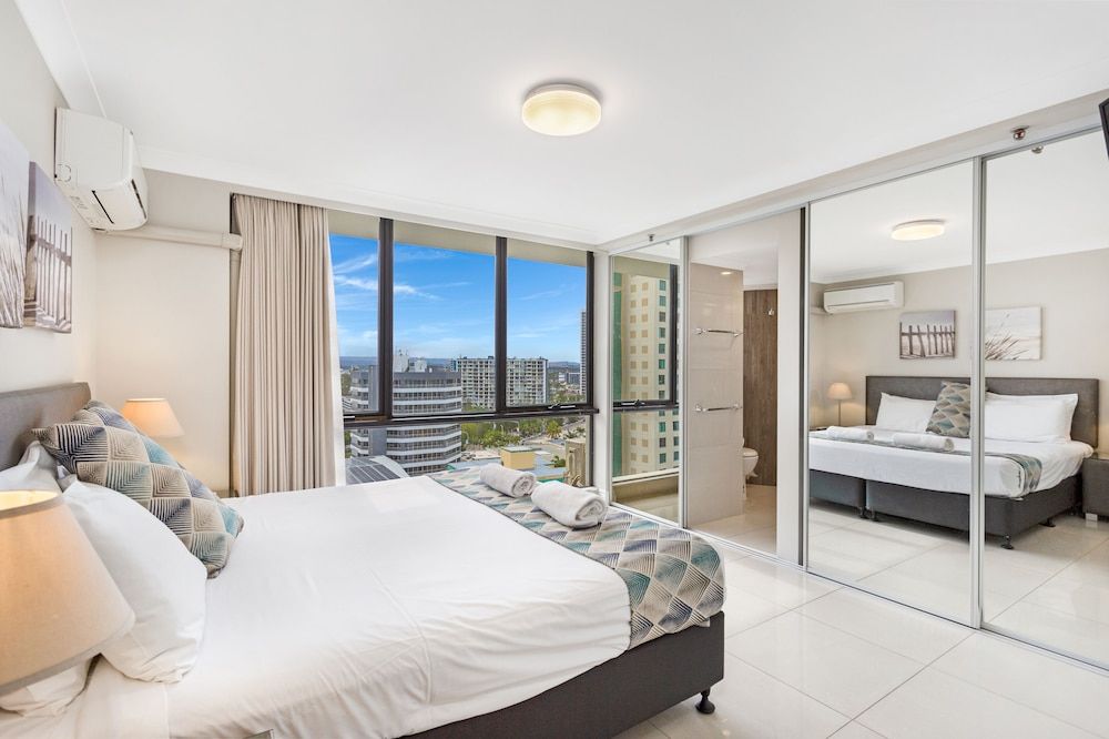 2 Bedroom Mid Ocean View